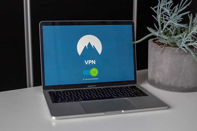 تنزيل الملفات باستخدام تطبيق VPN